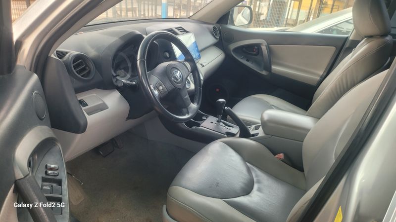 Thumbnail 10 of 2012 Toyota RAV4 XLE